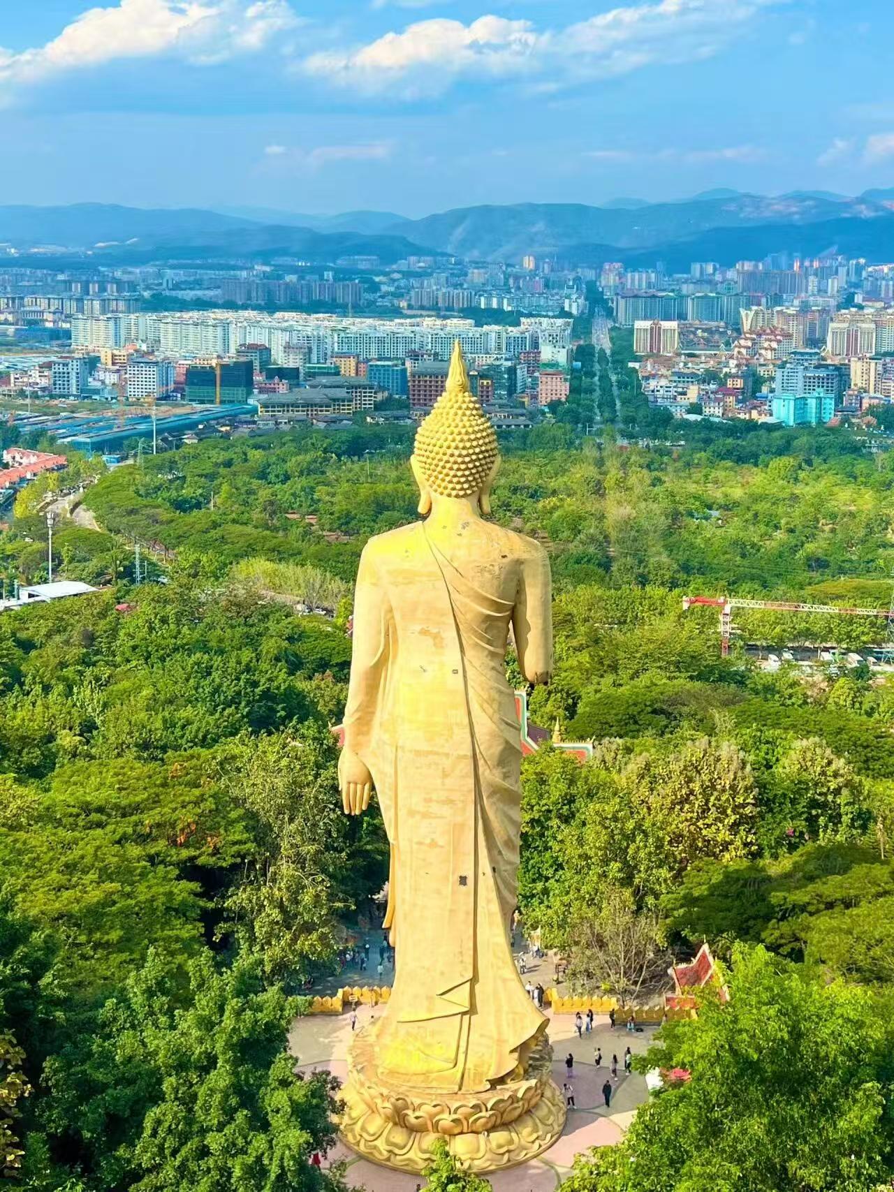 云南旅游,云南團(tuán)建公司,云南策劃公司,云南會(huì)議會(huì)展,云南策劃執(zhí)行,西雙版納團(tuán)建公司,西雙版納策劃公司：版納團(tuán)建爆款！大佛寺登山賞景 + 潑水狂歡 +《傣魅》盛宴，解鎖多元玩法